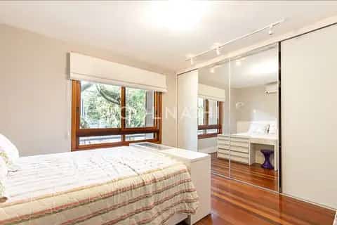 Apartamento · 3 dormitórios em Petrópolis — miniatura 12