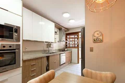 Apartamento · 3 dormitórios em Petrópolis — miniatura 10