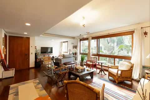 Apartamento · 3 dormitórios no Mont Serrat — miniatura 1