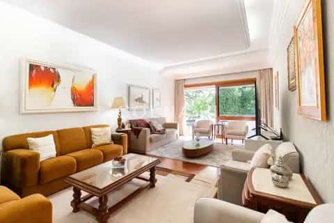Apartamento · 4 dormitórios em Petrópolis — miniatura 1