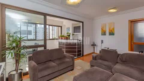 Apartamento · 2 dormitórios em Petrópolis — miniatura 2