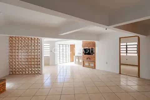 Casa Comercial · 3 dormitórios no Três Figueiras — miniatura 11