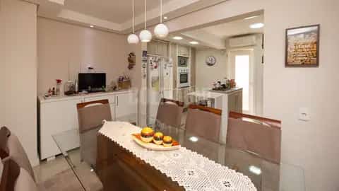 Apartamento · 3 dormitórios em Petrópolis — miniatura 9