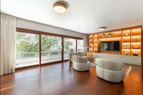 Apartamento · 3 dormitórios em Petrópolis — miniatura 2