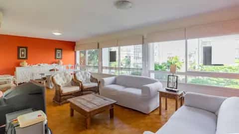 Apartamento · 3 dormitórios no Moinhos de Vento — miniatura 1
