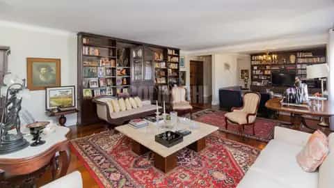 Apartamento · 3 dormitórios no Moinhos de Vento — miniatura 1