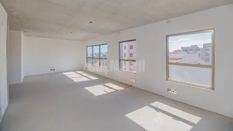 Apartamento · 2 dormitórios em Petrópolis — miniatura 1