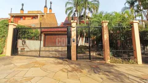 Casa · 4 dormitórios no Chácara das Pedras — miniatura 1