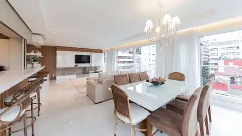 Apartamento · 3 dormitórios em Petrópolis — miniatura 2