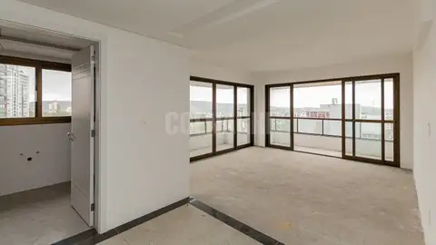 Apartamento · 3 dormitórios em Petrópolis — miniatura 2