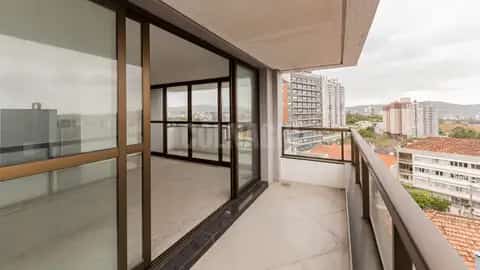 Apartamento · 3 dormitórios em Petrópolis — miniatura 8