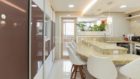 Apartamento · 3 dormitórios em Petrópolis — miniatura 13