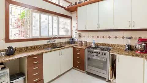 Casa · 4 dormitórios em Petrópolis — miniatura 14