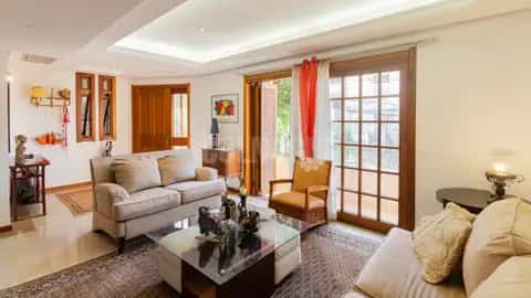Casa · 4 dormitórios em Petrópolis — miniatura 3