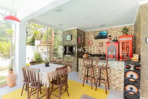 Casa · 4 dormitórios no Chácara das Pedras — miniatura 13