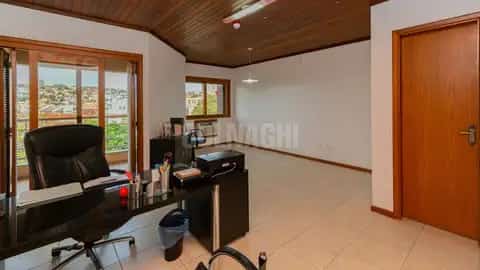 Casa · 4 dormitórios no Três Figueiras — miniatura 12