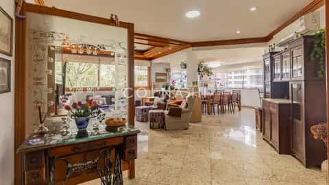 Apartamento · 3 dormitórios em Petrópolis — miniatura 3