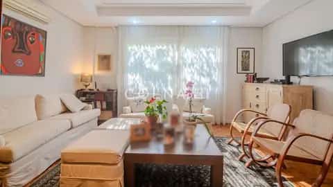 Apartamento · 3 dormitórios no Moinhos de Vento — miniatura 1