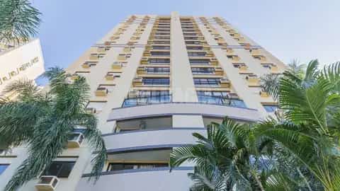 Apartamento · 3 dormitórios no Passo da Areia — miniatura 1