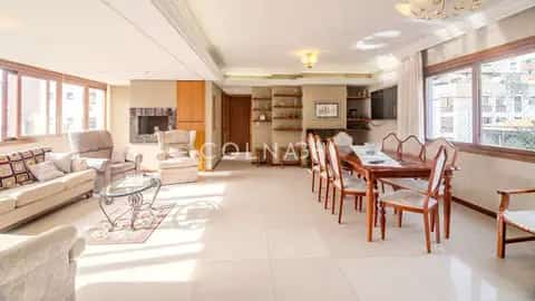 Apartamento · 3 dormitórios em Petrópolis — miniatura 4