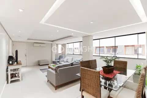 Apartamento · 3 dormitórios em Petrópolis — miniatura 2