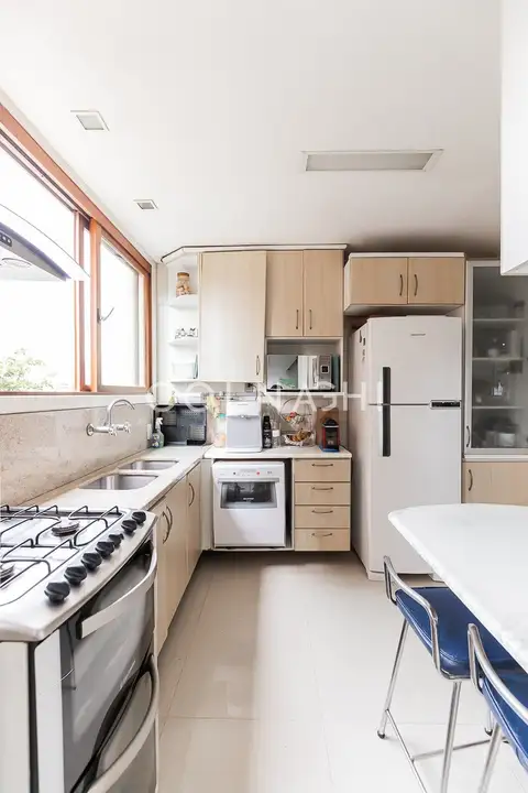 Apartamento · 3 dormitórios em Petrópolis — miniatura 6
