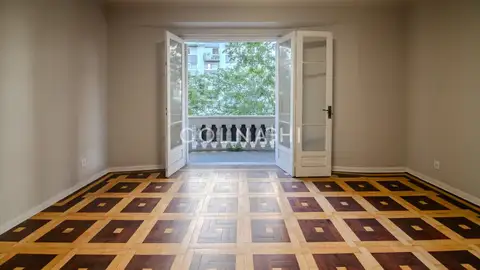 Apartamento · 3 dormitórios no Moinhos de Vento — miniatura 1
