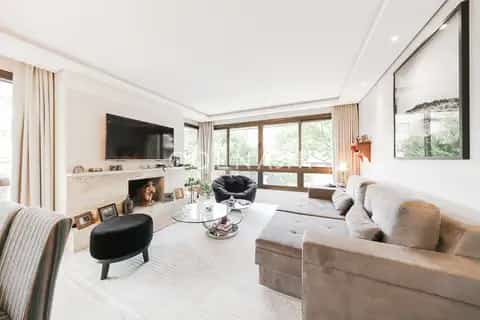 Apartamento · 2 dormitórios em Petrópolis — miniatura 8