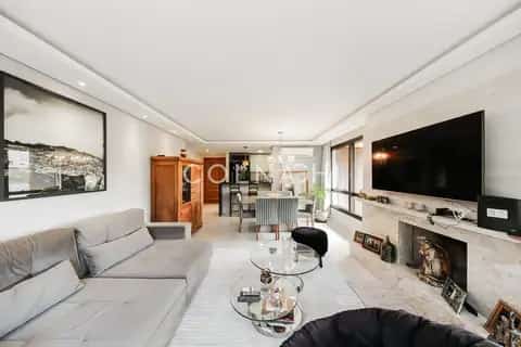 Apartamento · 2 dormitórios em Petrópolis — miniatura 1