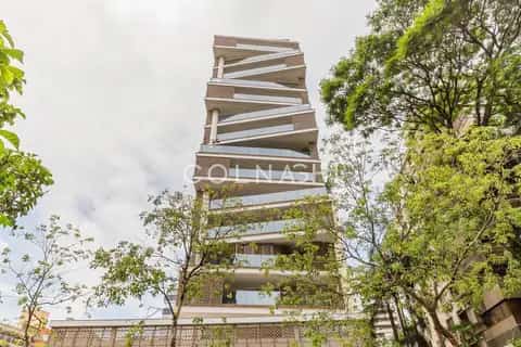 Apartamento · 3 dormitórios em Petrópolis — miniatura 1