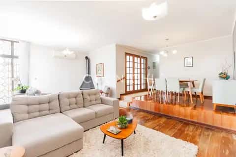 Casa · 3 dormitórios em Petrópolis — miniatura 1