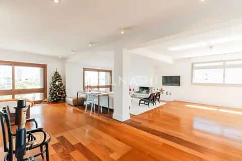 Apartamento · 3 dormitórios em Petrópolis — miniatura 2