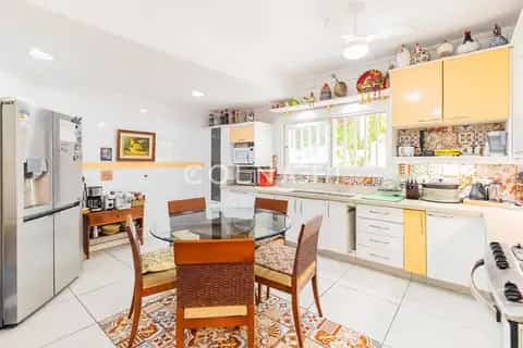 Casa · 4 dormitórios no Chácara das Pedras — miniatura 11