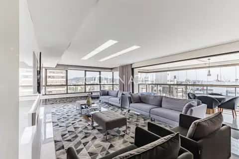 Apartamento · 3 dormitórios em Petrópolis — miniatura 1