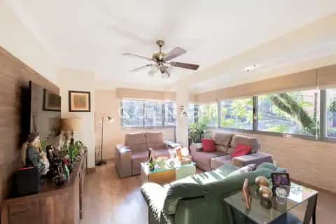 Apartamento · 2 dormitórios em Petrópolis — miniatura 2