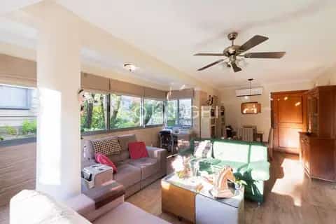 Apartamento · 2 dormitórios em Petrópolis — miniatura 3