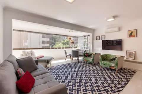 Apartamento · 2 dormitórios em Petrópolis — miniatura 1