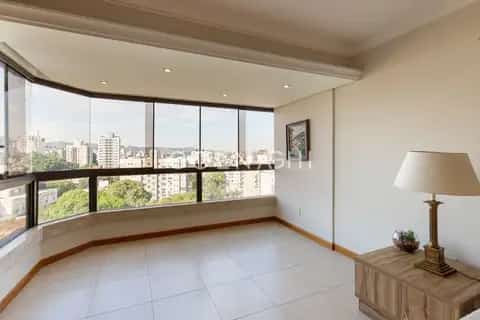 Apartamento · 3 dormitórios em Petrópolis — miniatura 1