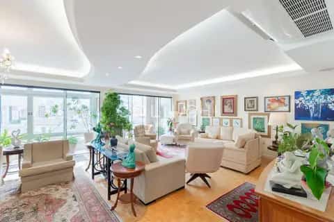 Apartamento · 3 dormitórios em Petrópolis — miniatura 1