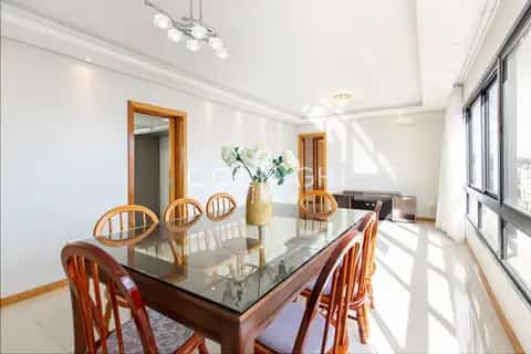 Apartamento · 3 dormitórios em Petrópolis — miniatura 3