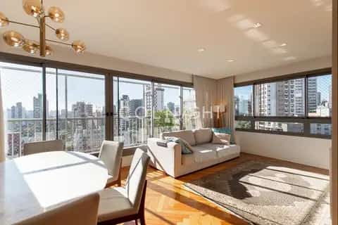 Apartamento · 3 dormitórios em Petrópolis — miniatura 1