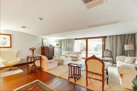 Apartamento Garden · 3 dormitórios em Petrópolis — miniatura 1