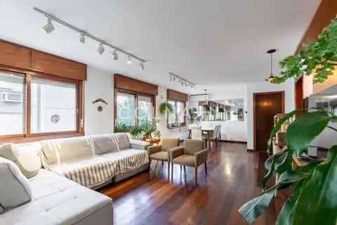 Apartamento · 3 dormitórios em Petrópolis — miniatura 2