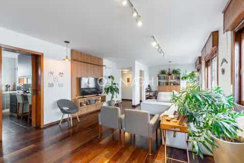 Apartamento · 3 dormitórios em Petrópolis — miniatura 3