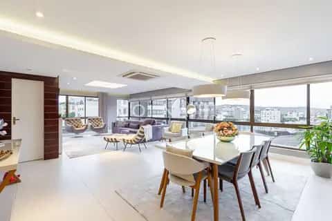 Apartamento · 3 dormitórios em Petrópolis — miniatura 3