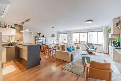 Apartamento · 3 dormitórios em Petrópolis — miniatura 1