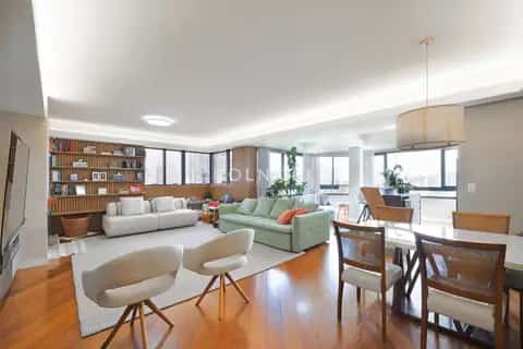 Apartamento · 3 dormitórios no Moinhos de Vento — miniatura 1