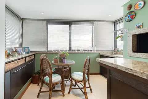 Apartamento · 3 dormitórios em Petrópolis — miniatura 4