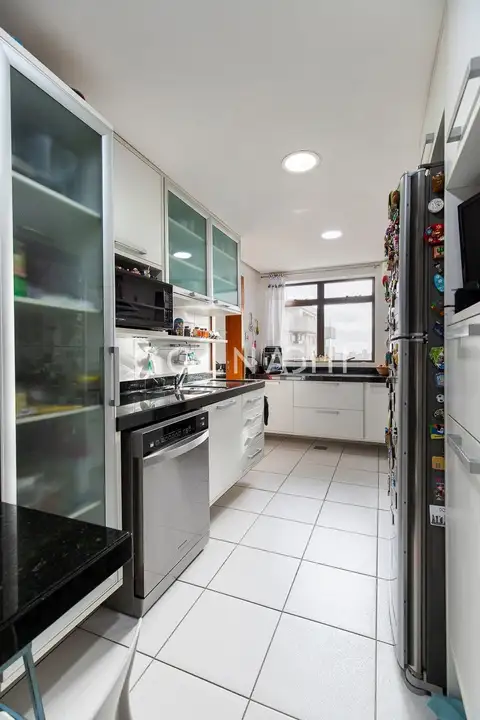 Apartamento · 3 dormitórios em Petrópolis — miniatura 10