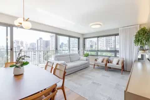 Apartamento · 3 dormitórios em Petrópolis — miniatura 1